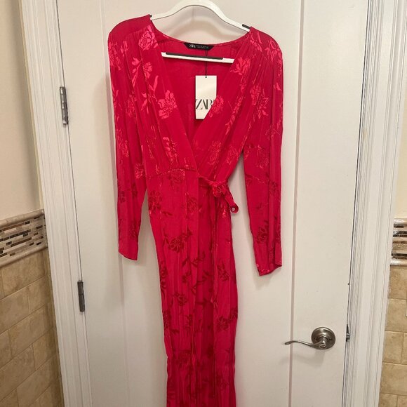 NWT - ZARA Fuchsia Satin Jacquard Wrap Dress - Size M - Picture 4 of 8